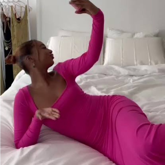 SKIMS Vibrant Pink Long Sleeve Dress💕 - Picture 3 of 3